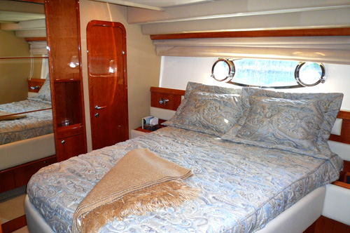 59' Ferreti Yacht Master Suite