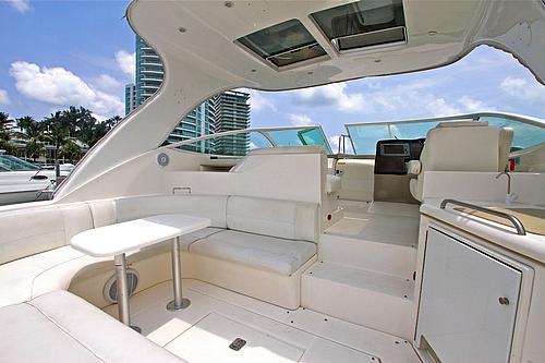 46' Cruisers Boat Seating Area