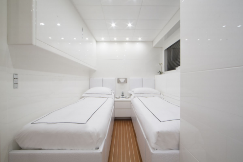 106 Leopard Yacht Charter Guestroom 2