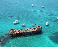 Yacht Charter to Bimini Shipwreck