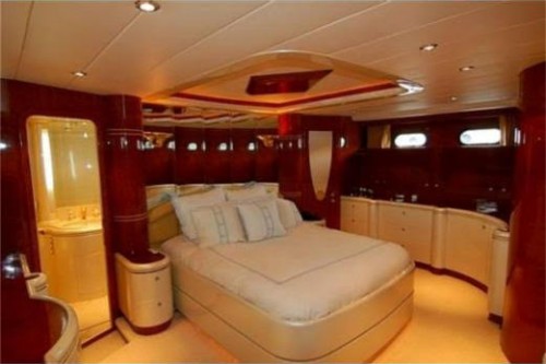 76 Horizon Miami Yacht Charter Master Stateroom 2