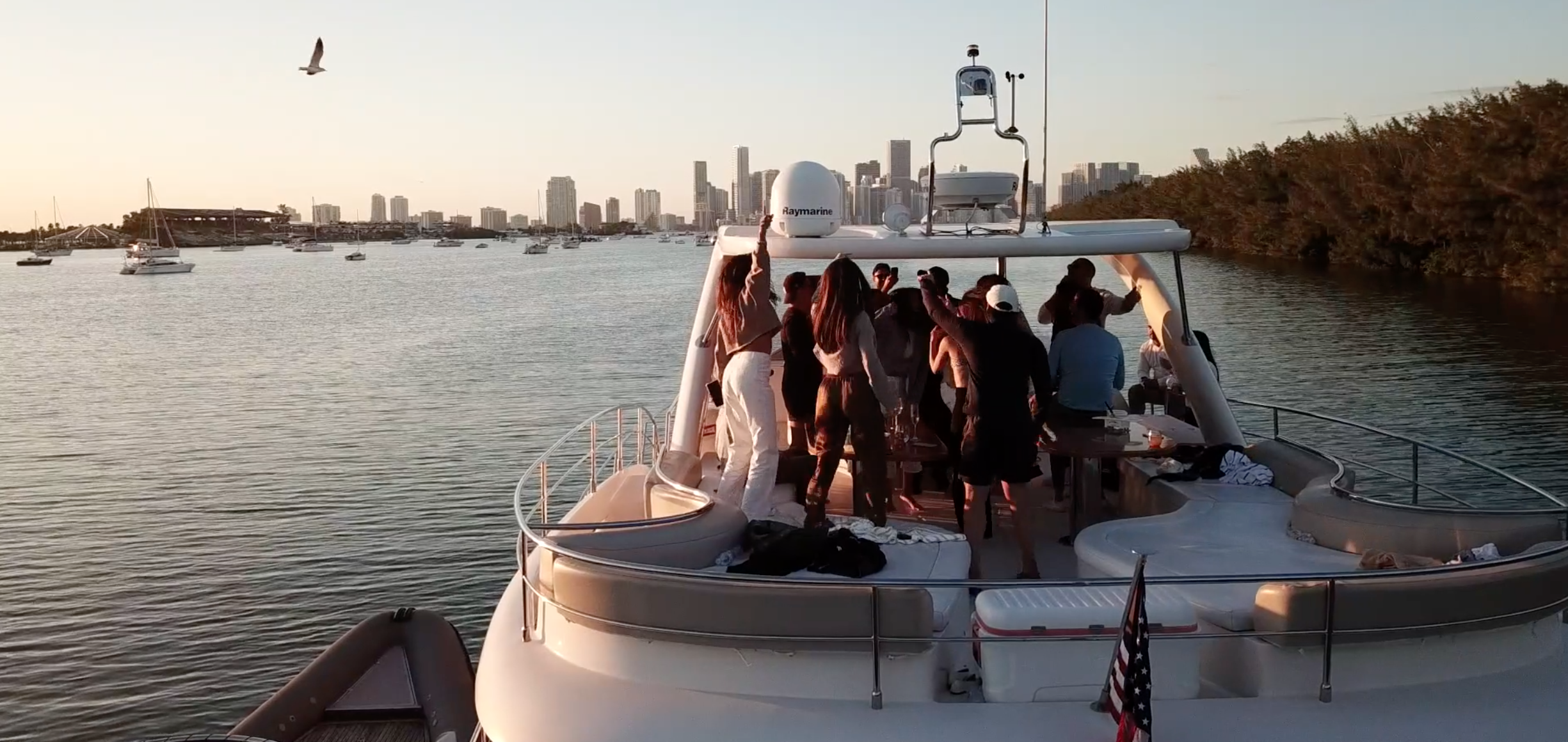What to Expect When You Spend Your Weekend on a Party Boat?