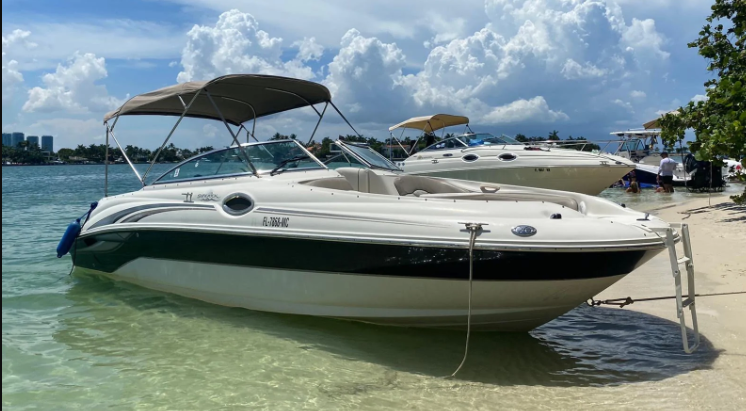 Why Should You Always Get A Miami Boat Rental With A Captain?