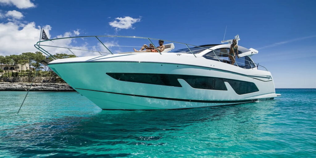 Experience Millionaire's Row on Exclusive Miami Boat Charters