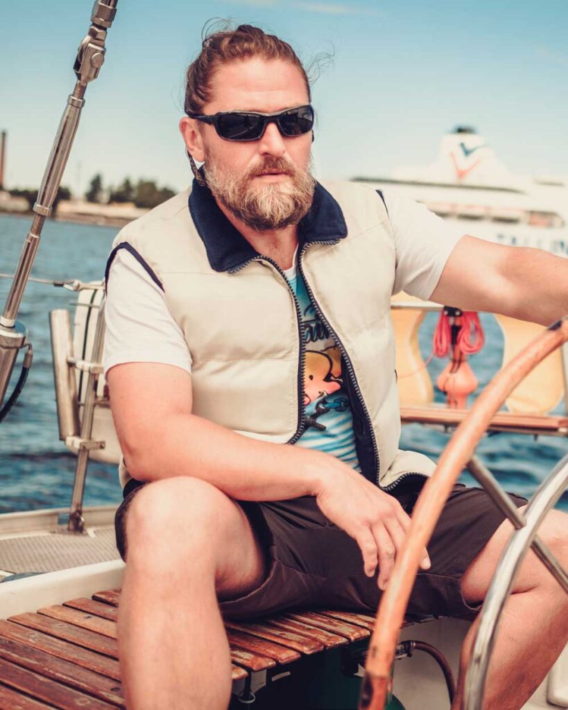 Why Should You Always Get A Miami Boat Rental With A Captain?